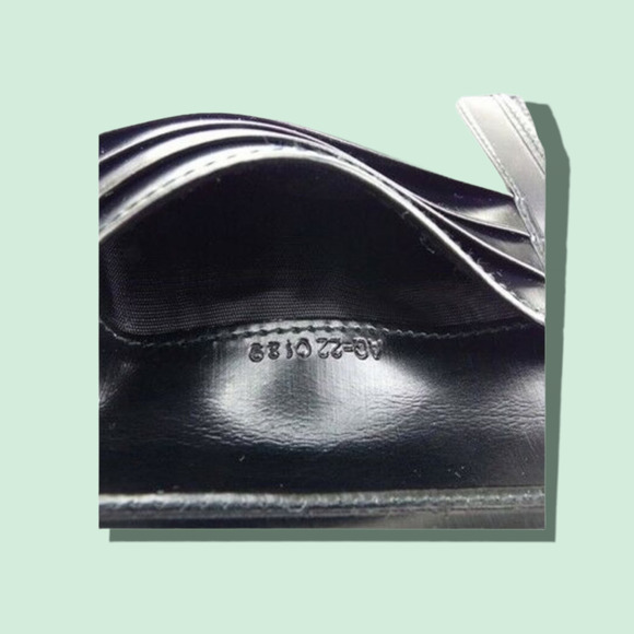 Salvatore Ferragamo  Black Patent Leather Bifold Wallet. - Picture 10 of 12